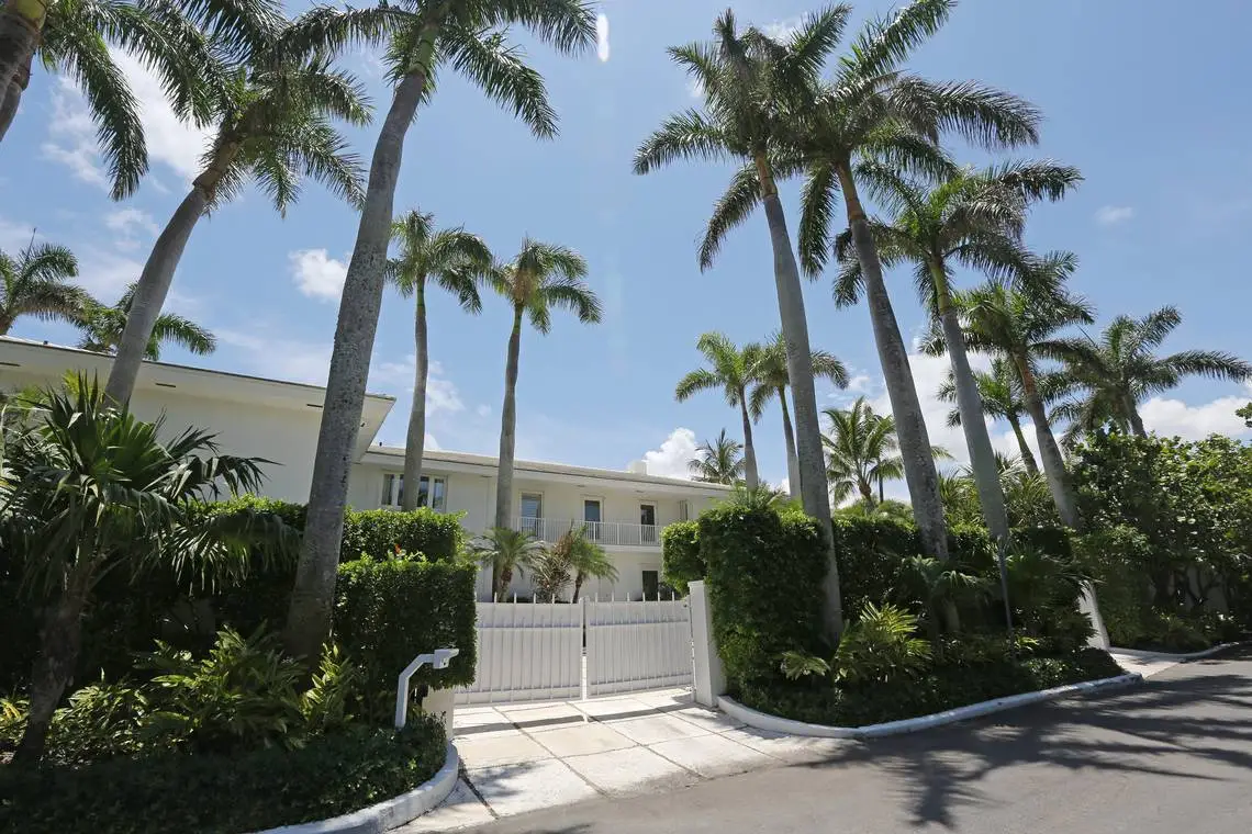 Jeffrey Epstein’s waterfront Palm Beach home on El Brillo Way