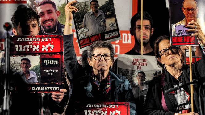 Anti-government protesters in Tel Aviv